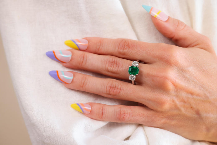 Mid Century GIA 1.52 Carat Emerald Diamond Platinum Three Stone Ring